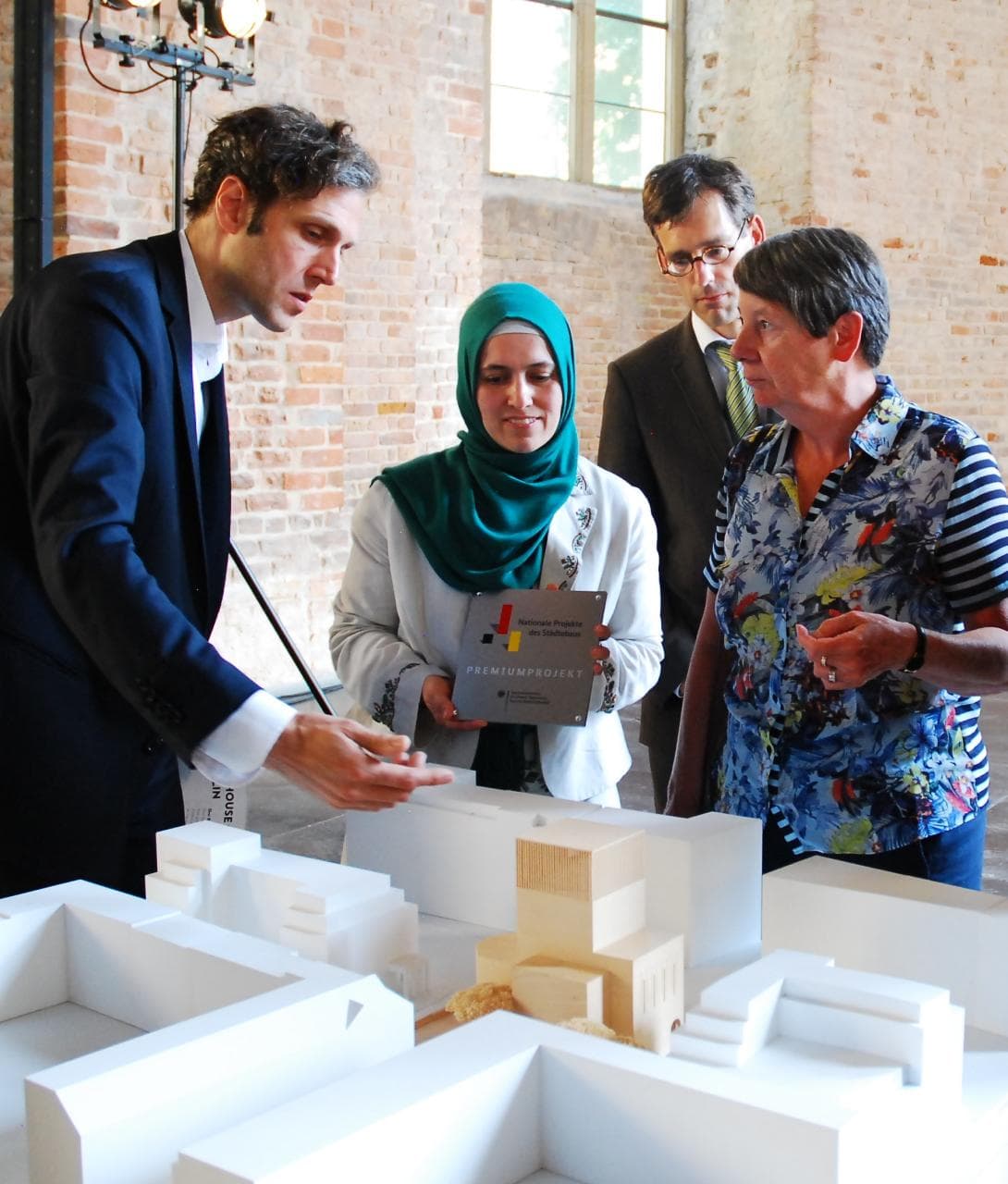 Bundesbauministerin Barbara Hendricks anlässlich der Auszeichnung des House of One als "Nationales Projekt des Städtebaus" im Jahr 2016